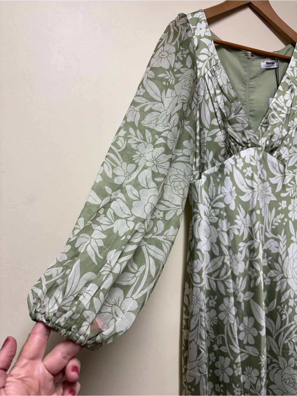SHOWPO Freollyn Deep V Neck Floral Sheer Sleeve Maxi Dress in Sage Size 10 NWT - Picture 8 of 14